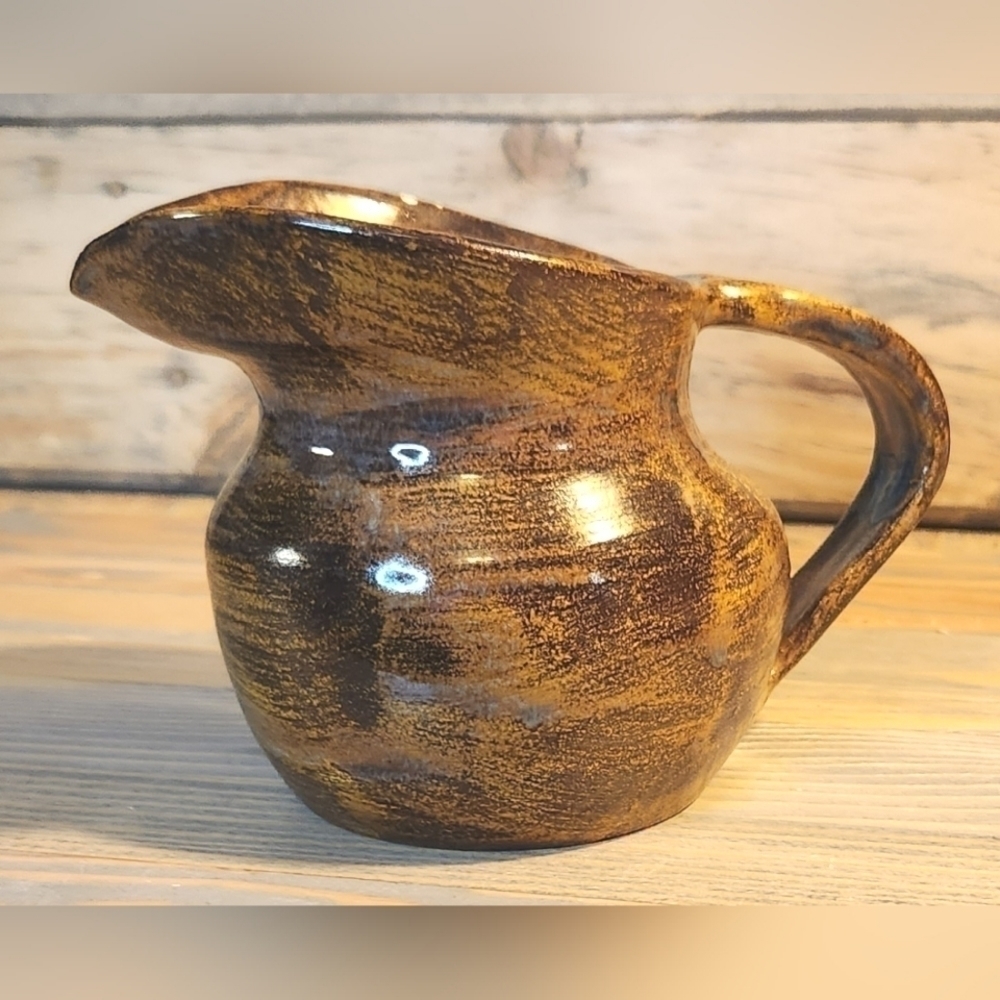 Brown wide lip pitcher V5